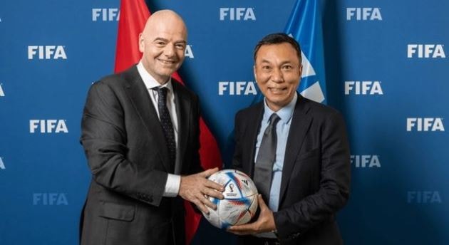 Chủ tịch FIFA Gianni Infantino cùng Chủ tịch VFF Trần Quốc Tuấn tại sự kiện World Cup 2026