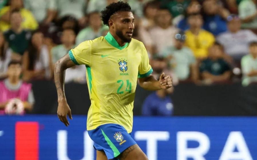 HLV Ancelotti thử nghiệm Ederson ở vị trí hậu vệ phải cho chiến dịch World Cup 2026.