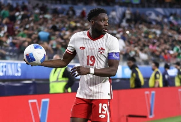 Người hâm mộ kỳ vọng vào sự trở lại kịp thời của thủ quân Alphonso Davies.