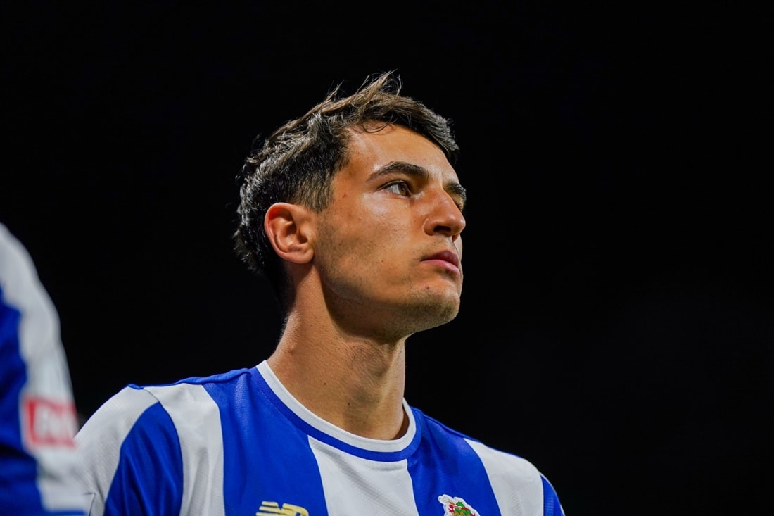 Jakub Kiwior chính thức gia nhập Porto sau màn trình diễn ấn tượng tại giải VĐQG Bồ Đào Nha.
