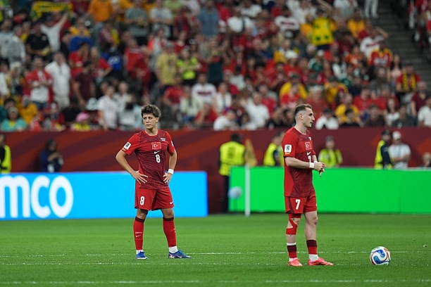 Thổ Nhĩ Kỳ gánh chịu thất bại đau đớn trong ngày ra quân World Cup.