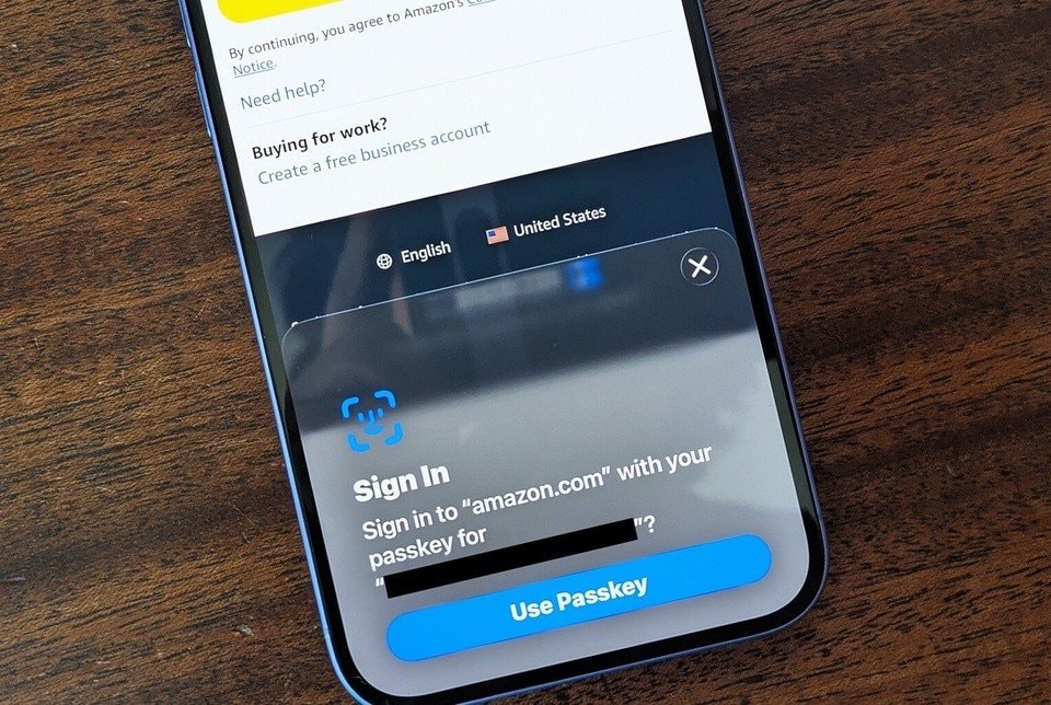 Màn hình xác thực khi đăng nhập bằng passkey trên iPhone