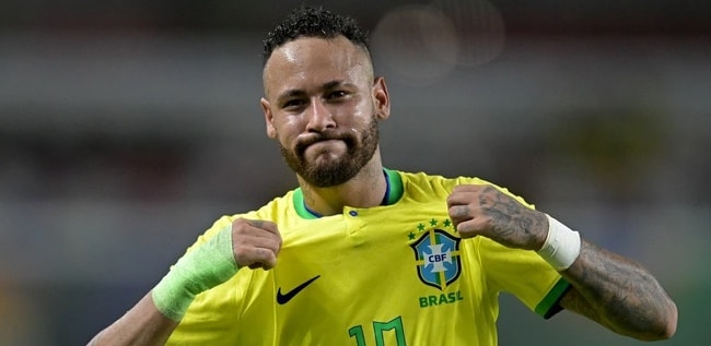 Neymar đang nỗ lực hồi phục thể lực để có thể sớm trở lại thi đấu cho đội tuyển quốc gia.