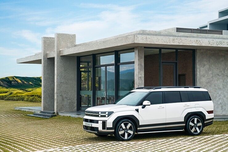 Hyundai Santa Fe 2026 sở hữu ngoại hình vuông vức và bề thế