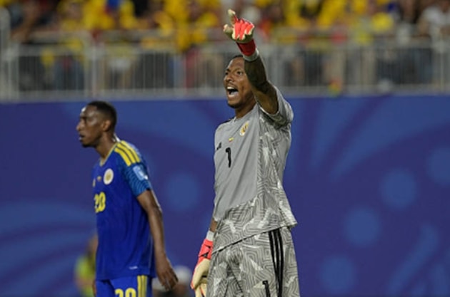 Thống kê ấn tượng của Eloy Room so với kỷ lục của Tim Howard tại đấu trường World Cup.