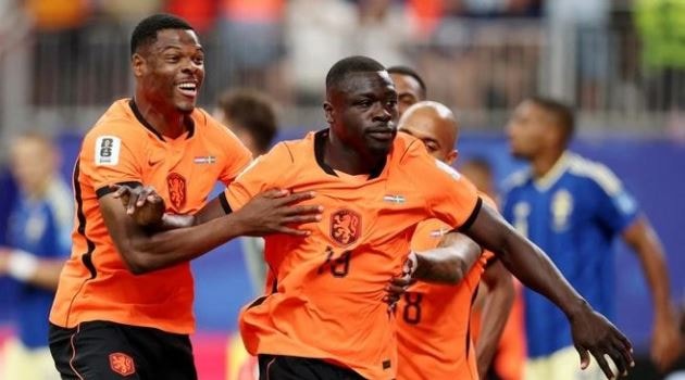 Hà Lan đè bẹp Thụy Điển với tỷ số 5-1.