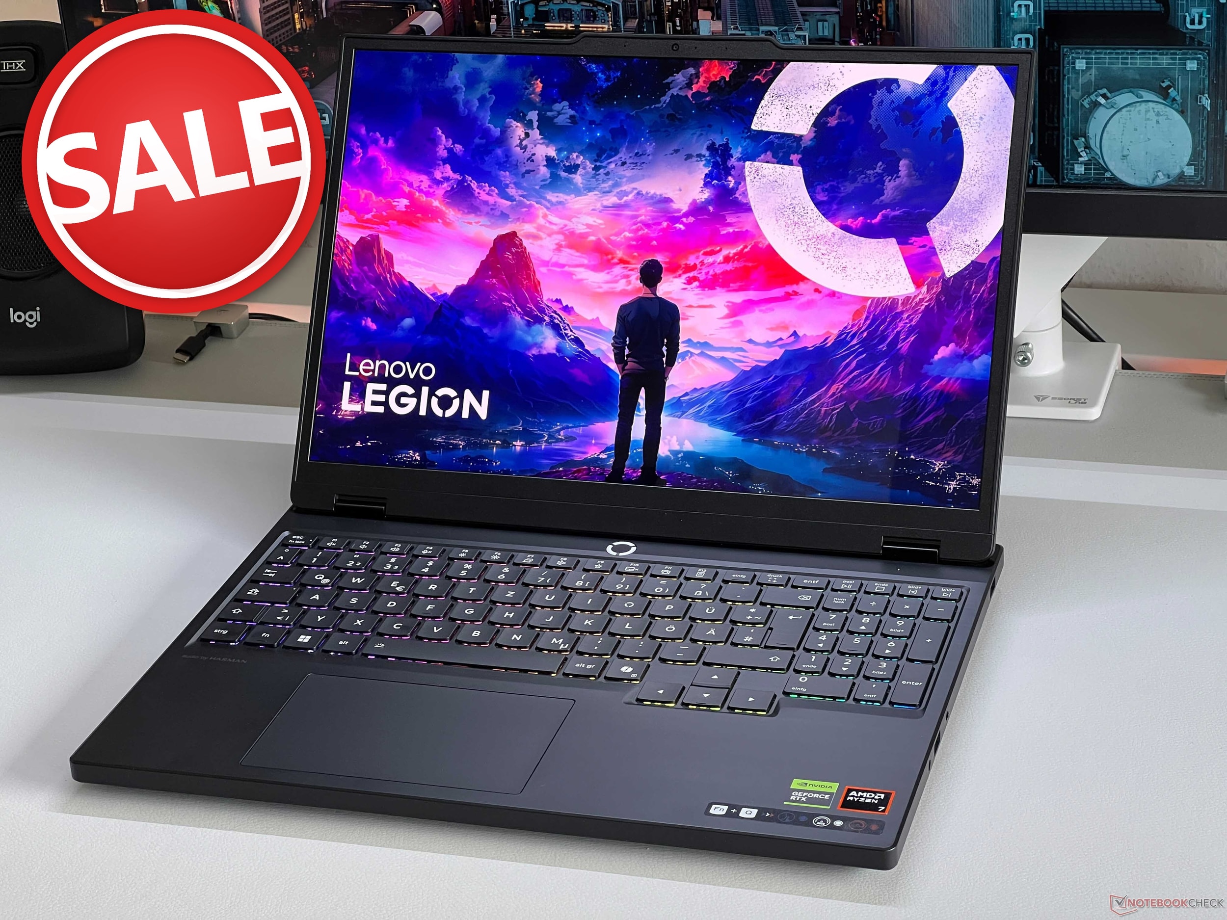Khả năng nâng cấp phần cứng bên trong của Lenovo Legion 5i với 2 khe RAM và 2 khe SSD.