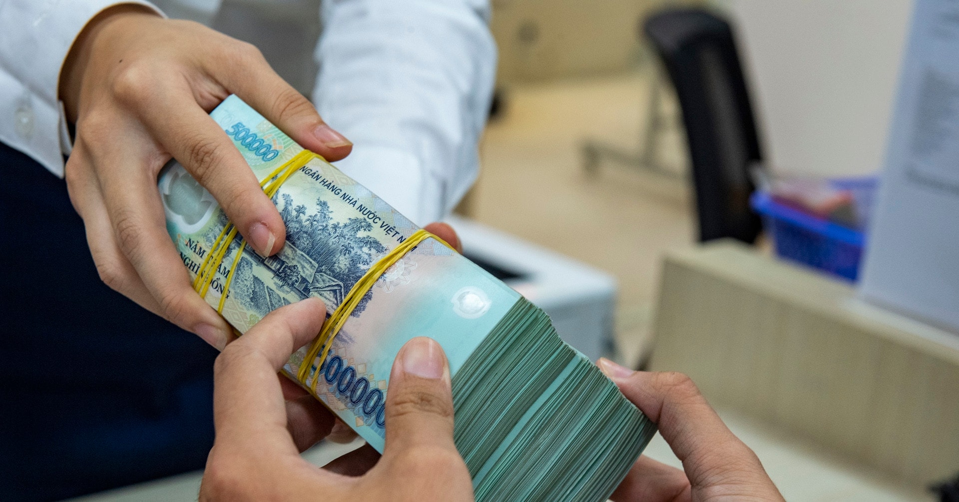 Biểu lãi suất huy động tại các ngân hàng thương mại ghi nhận mức cao nhất ở kỳ hạn dưới 6 tháng