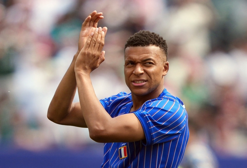 Kylian Mbappe trong màu áo tuyển Pháp