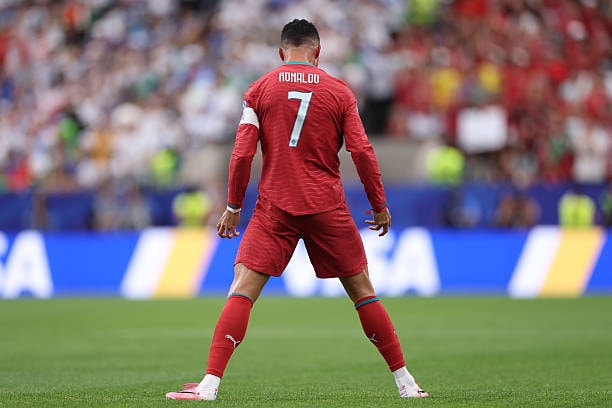 Cristiano Ronaldo ăn mừng bàn thắng lịch sử tại kỳ World Cup thứ 6 trong sự nghiệp.