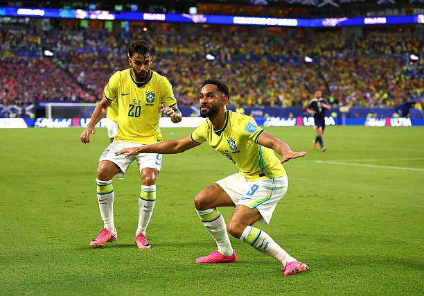 Matheus Cunha ghi bàn thắng thứ ba cho Brazil.