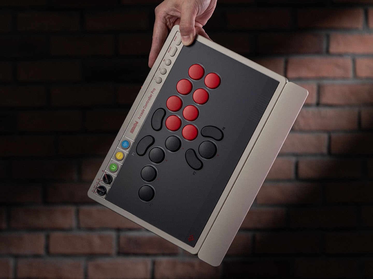 8BitDo Arcade Controller Pro sở hữu phần đệm cổ tay có thể tháo rời bằng nam châm.