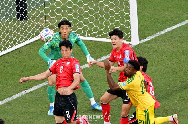 Lee Han-beom gặp khó khăn trước tiền đạo Nam Phi