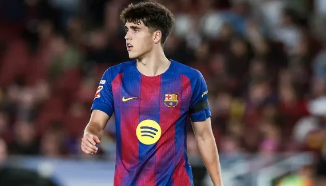 PSG đang dành sự quan tâm đặc biệt cho trung vệ trẻ Pau Cubarsi của Barcelona.