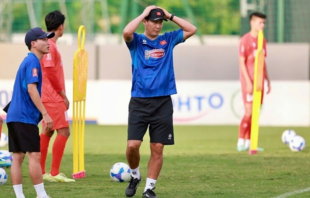 HLV Kim Sang-sik cần phân tích cụ thể đối thủ.