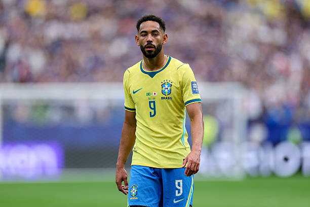 Matheus Cunha rời sân nhường chỗ cho các phương án tấn công mới