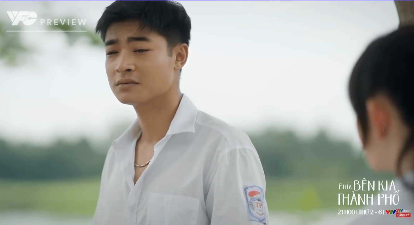 Bà Phúc an ủi và thuyết phục Cương cố gắng vượt qua giai đoạn khó khăn để làm lại cuộc đời.