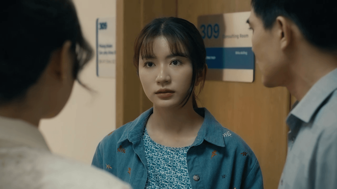 Sinh yêu cầu Vân dọn đồ về nhà để anh có thể bảo vệ và chăm sóc em gái.