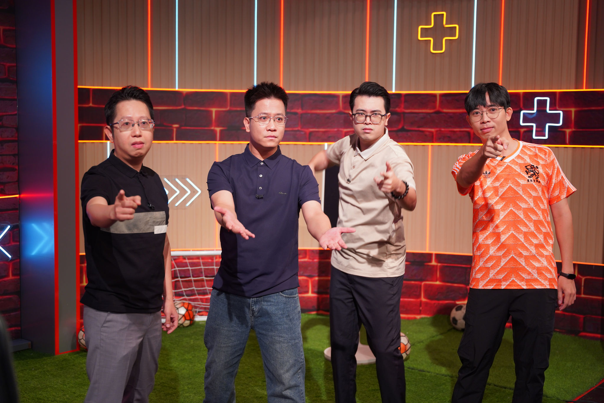 Các khách mời tham gia tập 1 của Gamebox