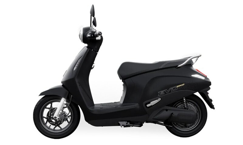 Xe máy điện Evo Grand với cốp rộng 35 lít