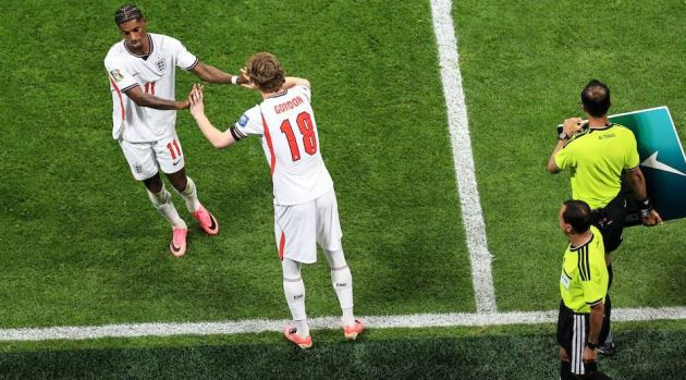 HLV Tuchel đúng đắn khi tung Gordon vào thay Rashford. Ảnh: Getty Images.