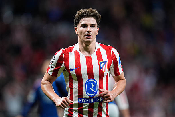 Atletico Madrid kiên quyết giữ chân tiền đạo Julian Alvarez.