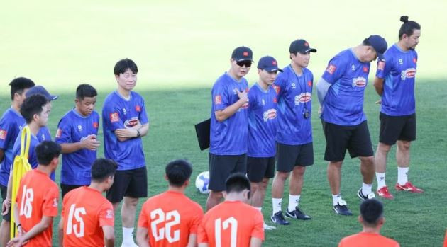 Đội tuyển Việt Nam tập trung rèn luyện chiến thuật tại Hàn Quốc.