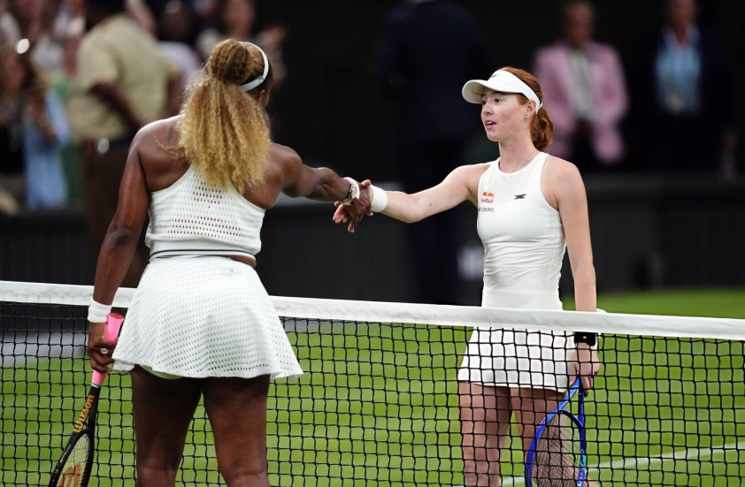 Maya Joint ăn mừng chiến thắng trước huyền thoại Serena Williams tại Wimbledon