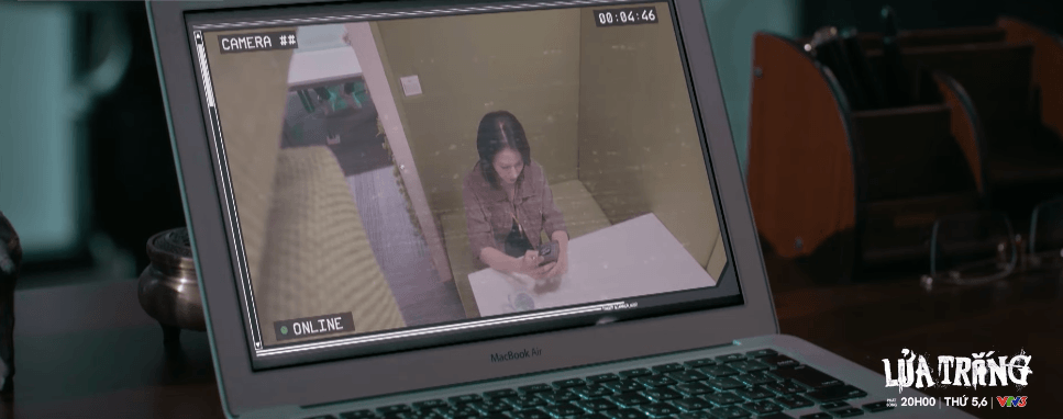 Lão Công đặt camera bí mật để theo dõi mọi di biến động của Mai.