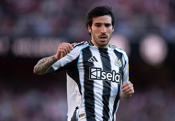Sandro Tonali chuẩn bị gia nhập Tottenham Hotspur với mức giá kỷ lục.