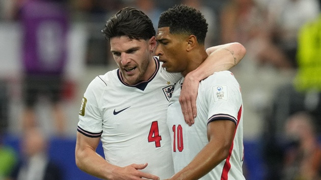Rice đá hậu vệ phải trong hiệp hai trận đấu với CHDC Congo. (Ảnh: Sky Sports)
