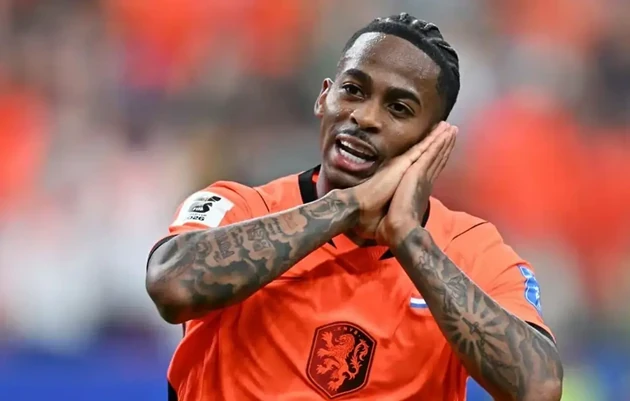 Crysencio Summerville trong màu áo West Ham đang là mục tiêu hàng đầu của Man Utd