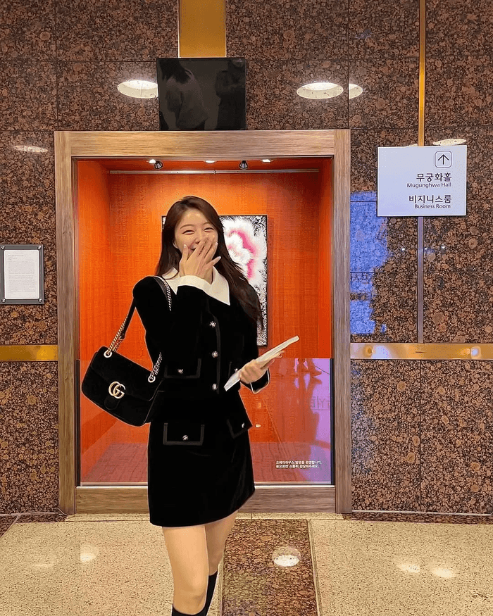 Jung Yoo Jin nhận được nhiều phản hồi tích cực từ người hâm mộ sau khi chia sẻ hình ảnh mới.