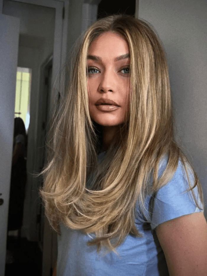 Mái tóc của Gigi Hadid được cắt theo kiểu 'love layers'.