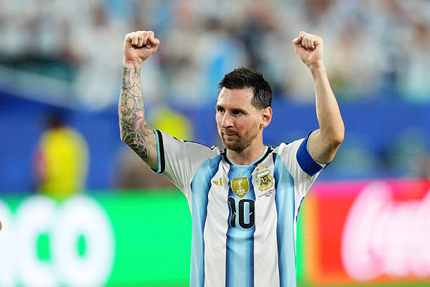 Lionel Messi vẫn là đầu tàu trên hàng công Argentina.