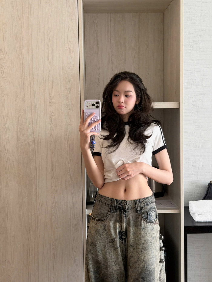 Hoa hậu Thanh Thủy tự tin khoe vóc dáng chuẩn chỉnh.