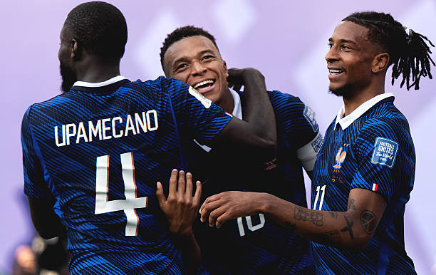 Kylian Mbappe và Michael Olise là những nhân tố chủ chốt trong lối chơi của tuyển Pháp.