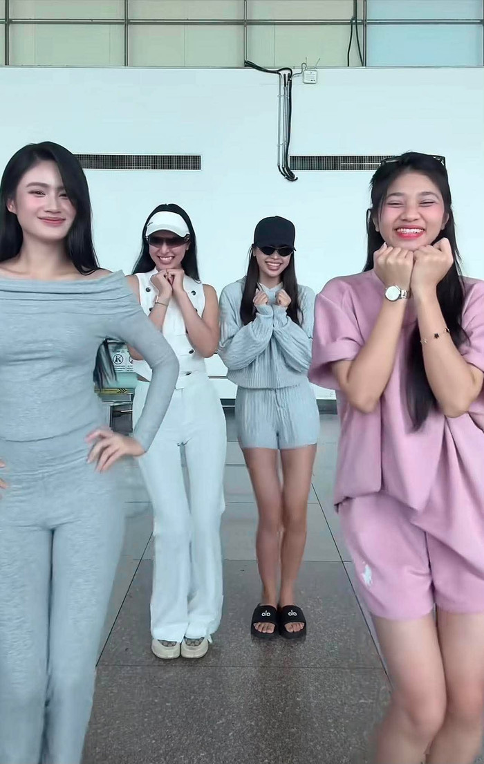 Hoa hậu Ý Nhi vui vẻ trong chuyến du lịch Thái Lan cùng nhóm bạn thân thiết.