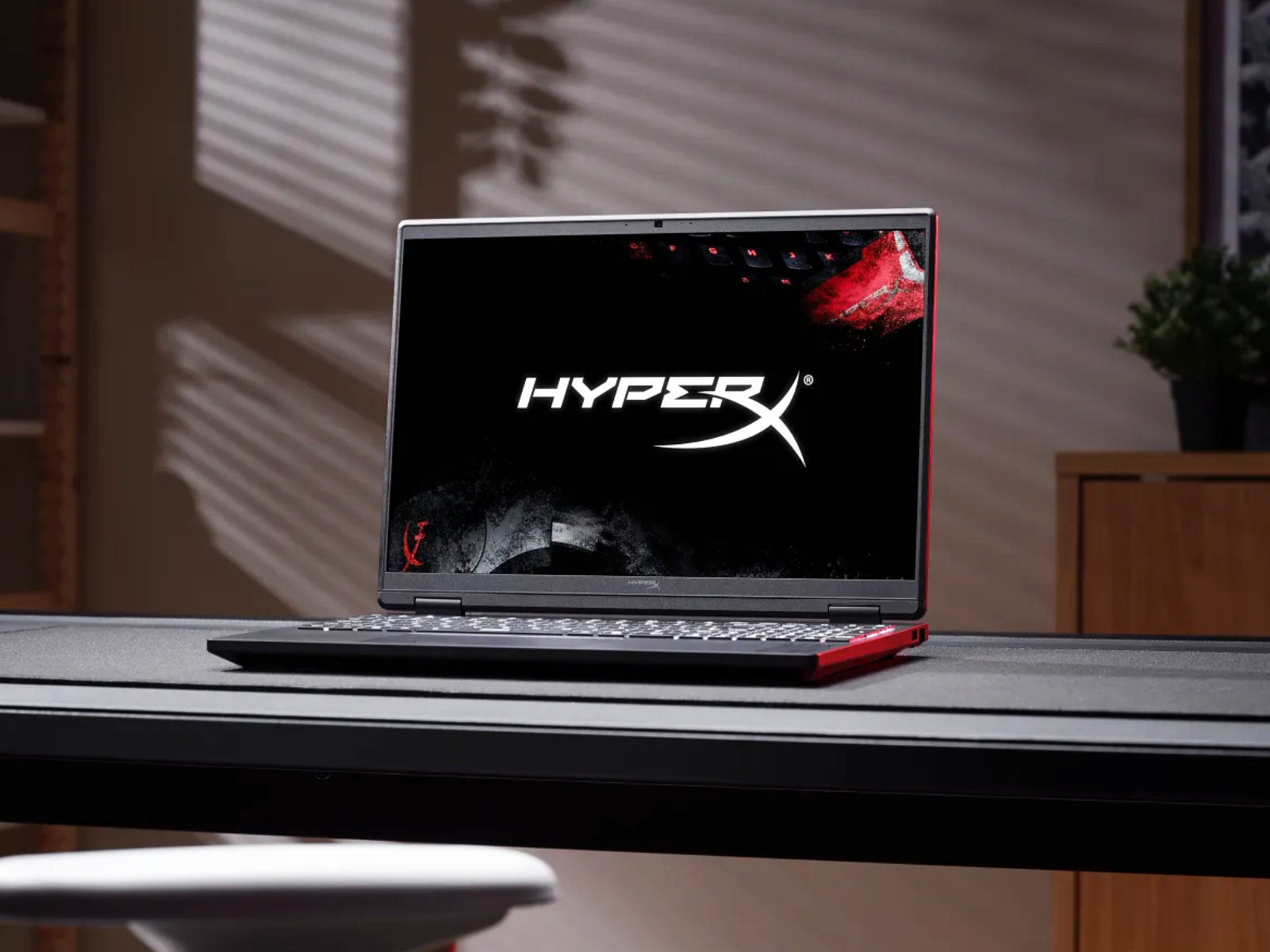 HyperX Omen 15 với bàn phím số đầy đủ