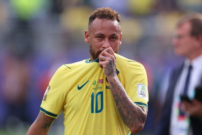 Neymar rơi lệ sau thất bại trước Na Uy