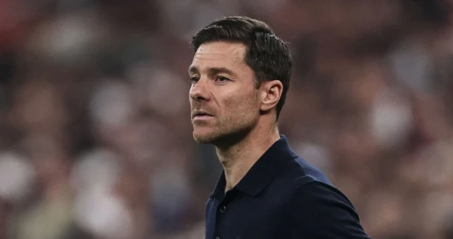 HLV Xabi Alonso đang cân nhắc kỹ lưỡng việc đưa Bouaddi về Stamford Bridge.