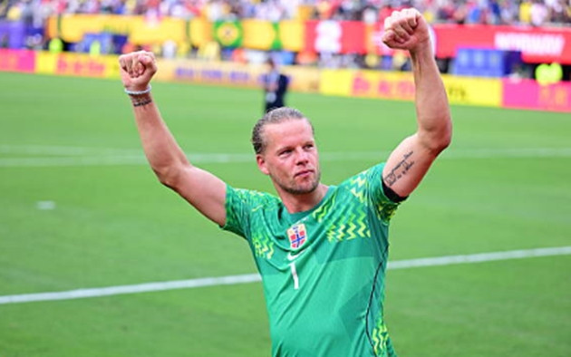 Thủ môn Orjan Nyland cản phá phạt đền trong trận gặp Brazil tại World Cup 2026