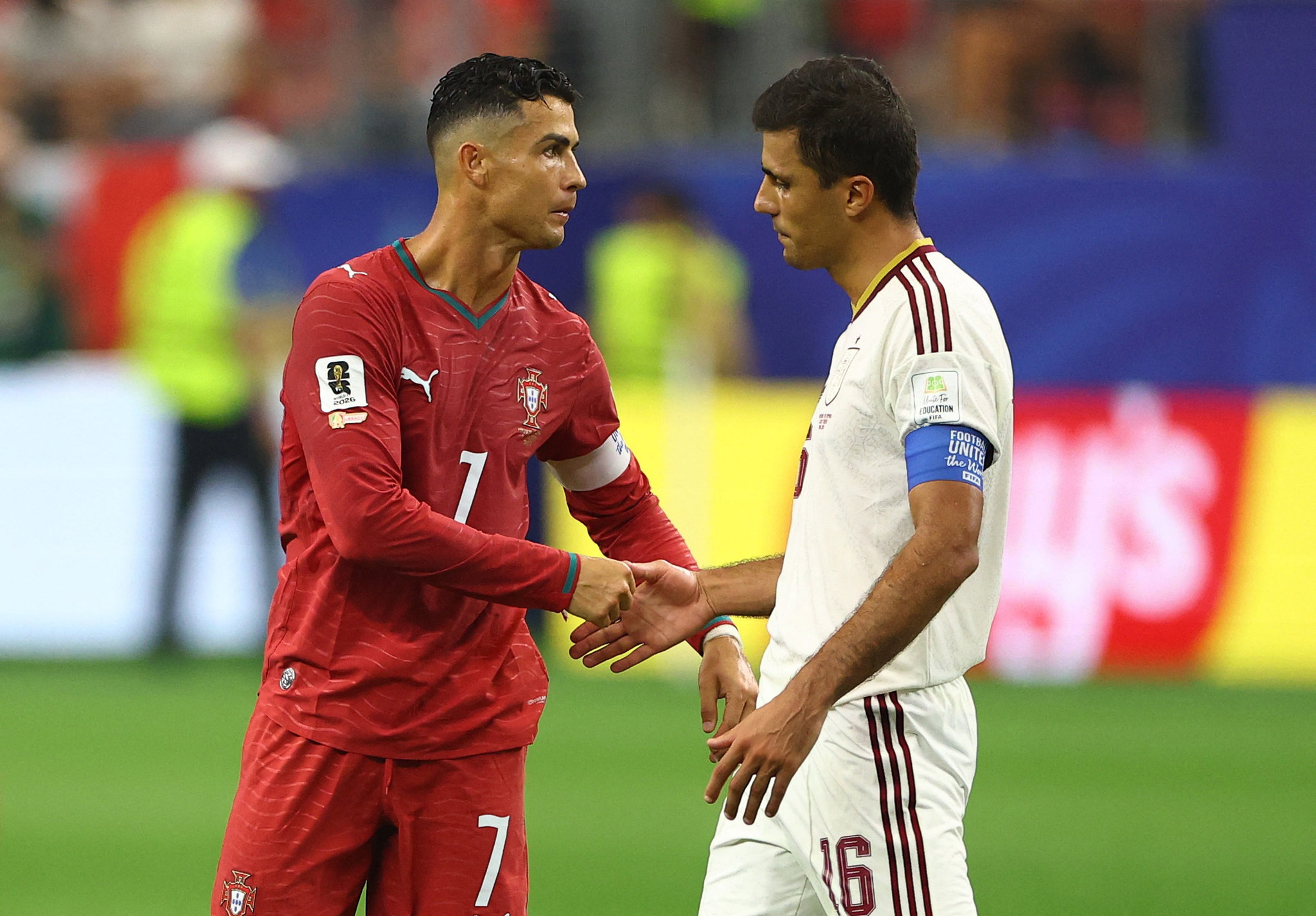 Ronaldo không giấu được nỗi buồn sau khi tiếng còi mãn cuộc vang lên
