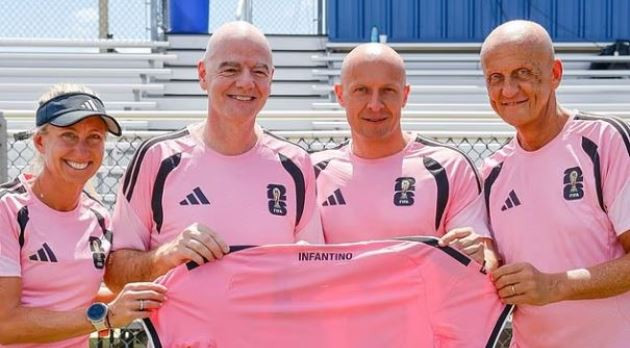 Chủ tịch FIFA Gianni Infantino phát biểu bảo vệ đội ngũ trọng tài tại World Cup 2026.