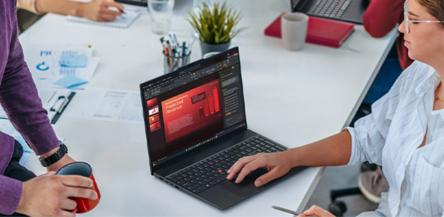 Thiết kế mỏng nhẹ của Lenovo ThinkPad E16 Gen 4 AMD.