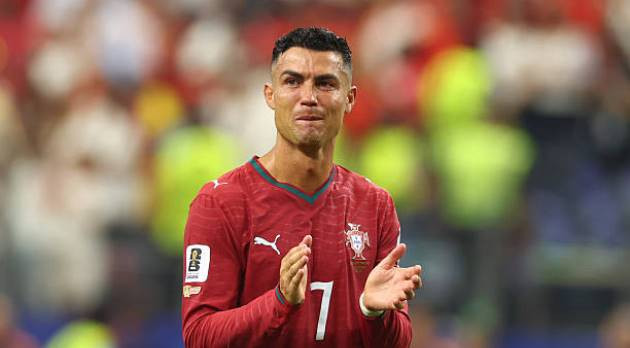 Ronaldo bật khóc khi Bồ Đào Nha bị loại. Ảnh: Getty Images.