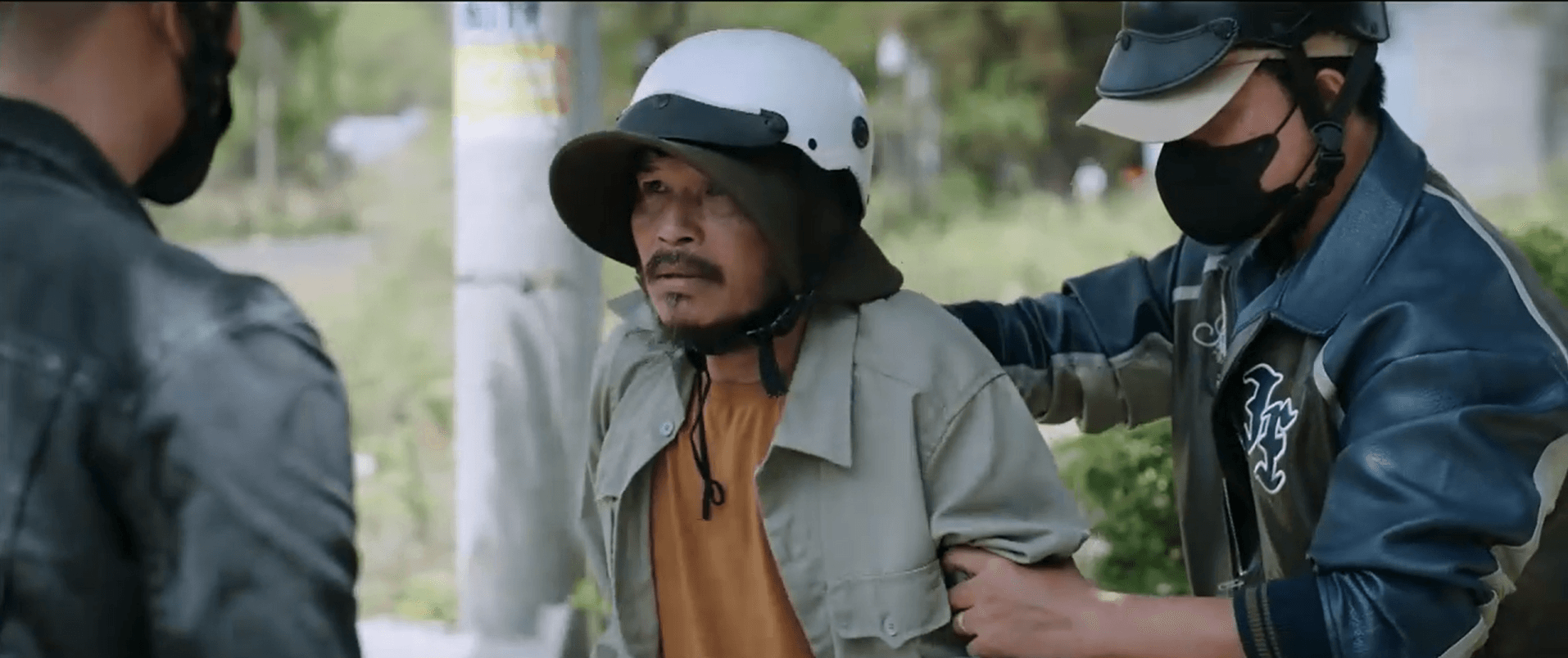 Đối tượng Nguyễn Phương Trung bị lực lượng an ninh bắt giữ cùng tang vật