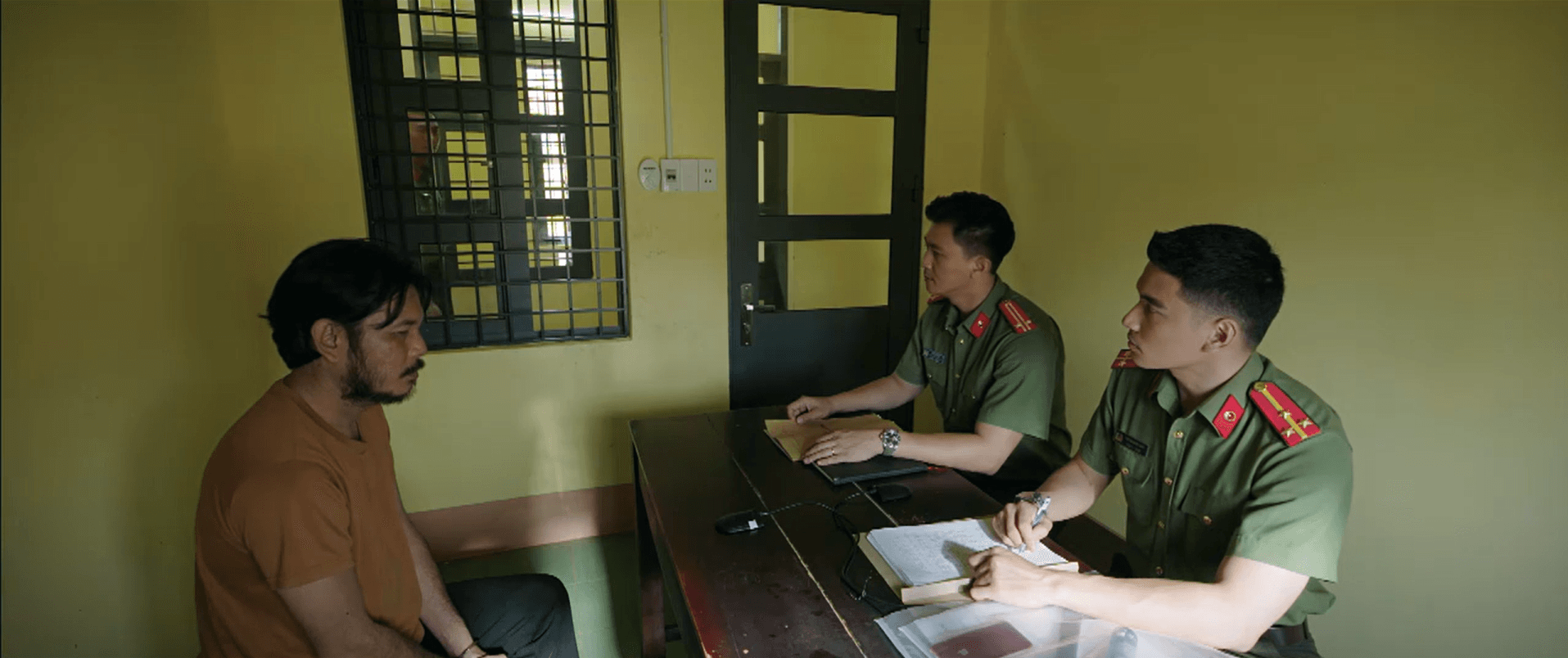 Đối tượng khai báo về nhiệm vụ in ấn và phát tán truyền đơn