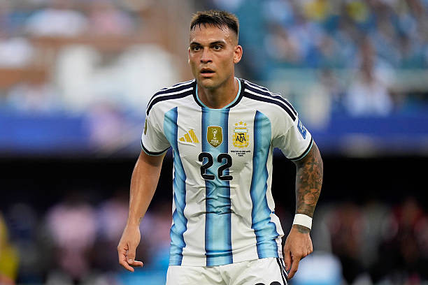 Lautaro Martinez kiến tạo cho đồng đội