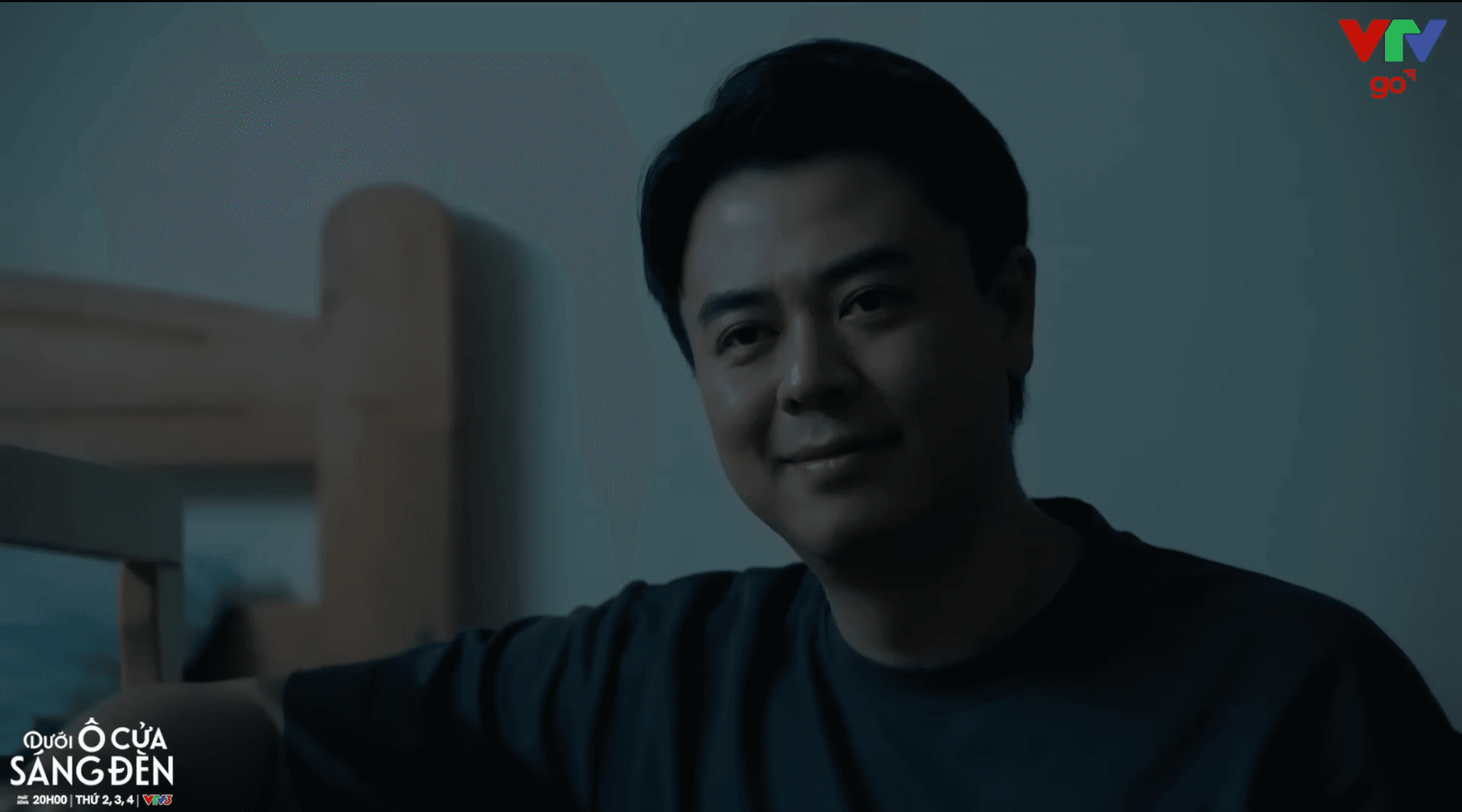 Tài vất vả vừa đi làm vừa chăm sóc mẹ già